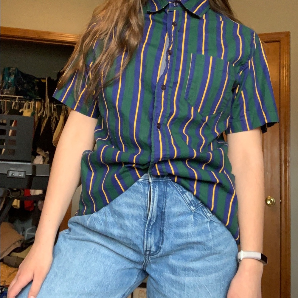 Men’s medium striped button-up